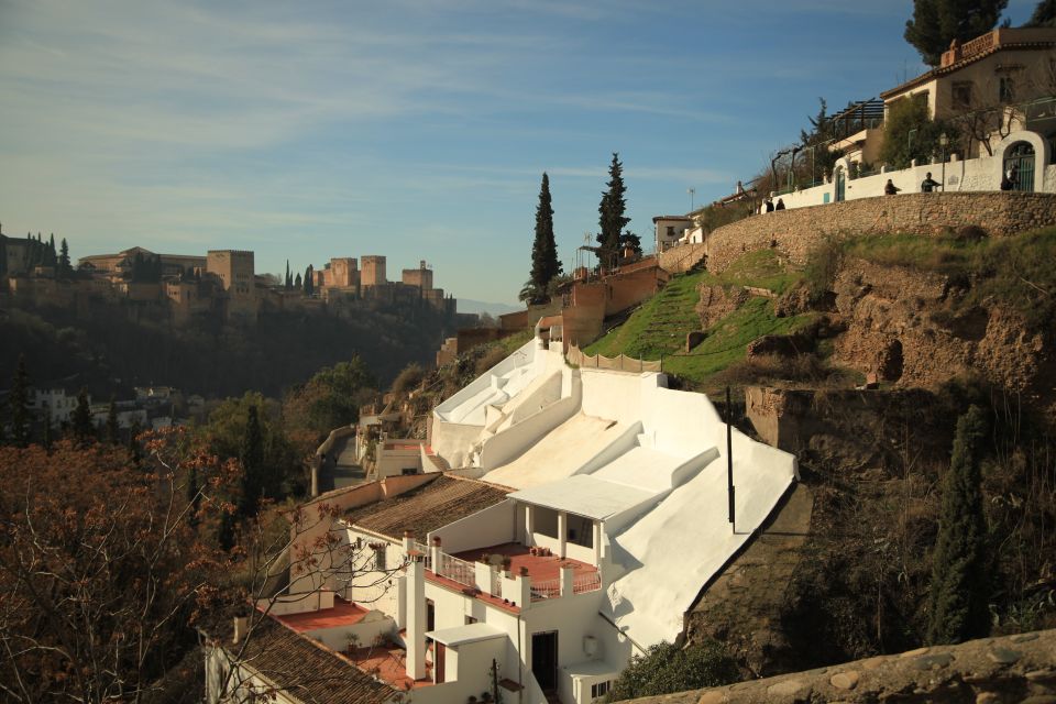 Granada: Albaicin and Sacromonte E-Bike Tour - Practical tips to make it smoother on the day
