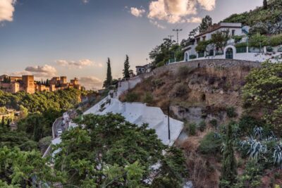 Granada: Albaicin and Sacromonte Evening Walking Tour - Meeting at Plaza Isabel la Católica (and orienting fast)
