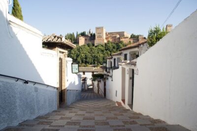 Granada: Albaicín, Sacromonte & Museum of Caves Walking Tour - Meeting point and how the route actually flows