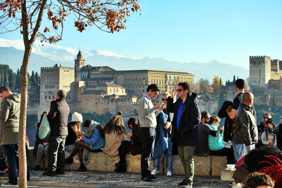 Granada: Albaicín, Sacromonte & Museum of Caves Walking Tour - What to expect on your feet (and what to pack)