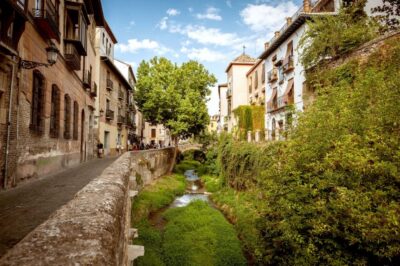 Granada: Albayzin and Sacromonte Walking Tour - Starting at Plaza Nueva: The Smart Way to Get Oriented