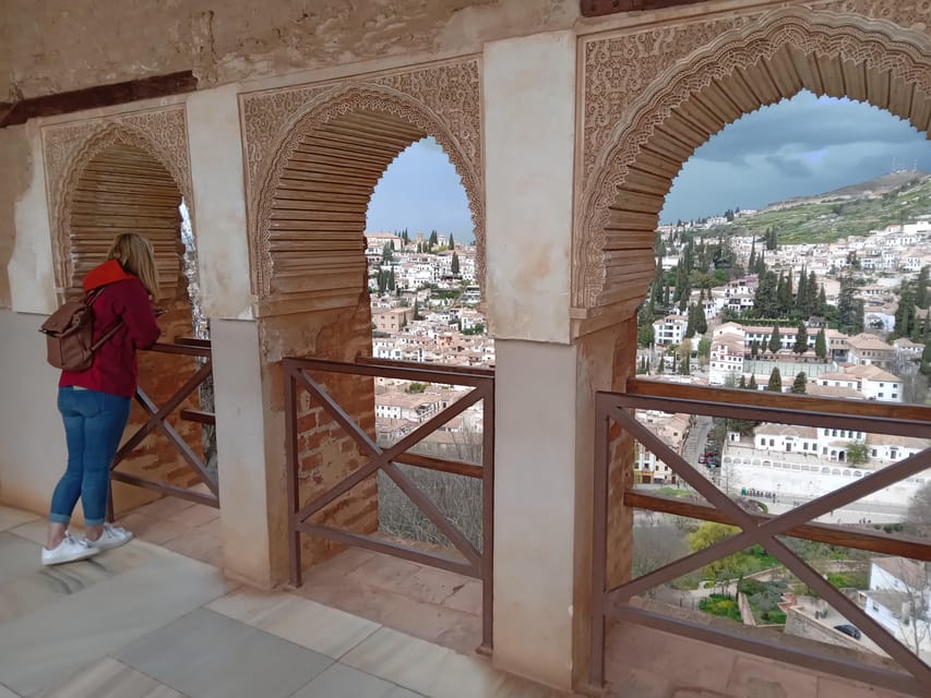 Granada: Alhambra, Alcazaba, and Nasrid Palaces Tour - Nasrid Palaces: Sultan’s Home, Ambassador Room, and Patios