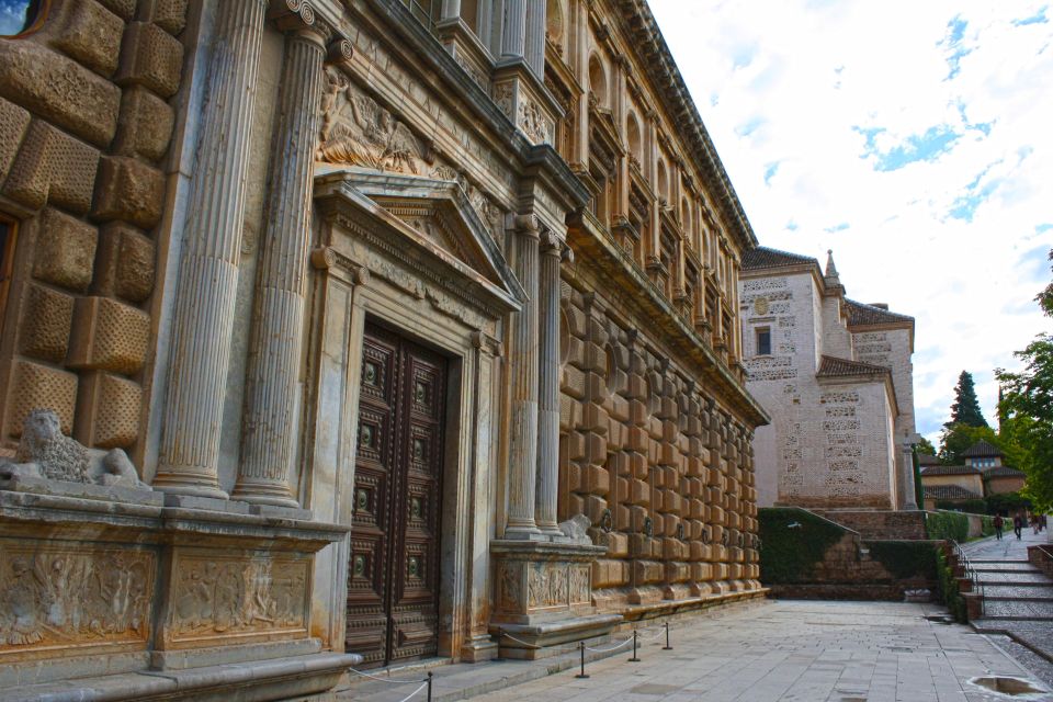 Granada: Alhambra and Charles V Palace Tour - Why a 1.5-Hour Alhambra Tour Can Be the Smartest Move