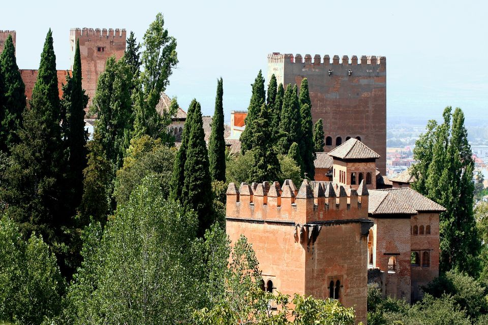 Granada: Alhambra and Generalife Gardens Guided Tour - Charles V Palace is included: why that matters for first-timers