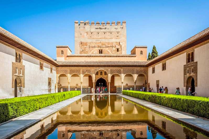 Granada: Alhambra and Nasrid Palaces Entry Ticket - Charles V Palace + museum spaces: when you want one more stop
