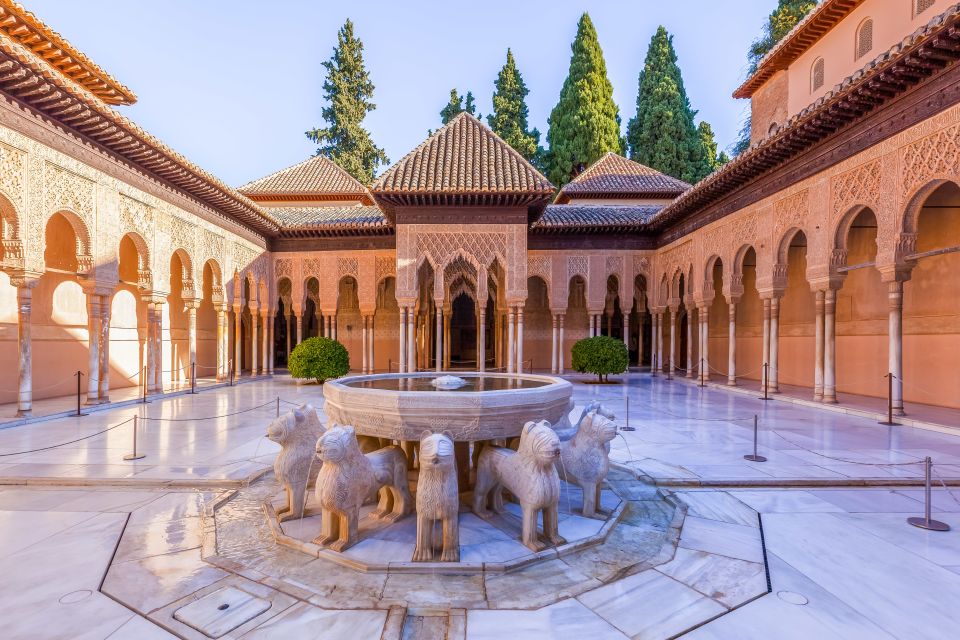 Granada: Alhambra and Nasrid Palaces Small Guided Tour - What the 3-hour Alhambra walk feels like in real life