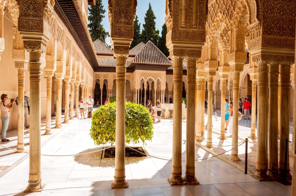 Granada: Alhambra Complex Guided Tour Options - Why the Alhambra Works Best with a Guide