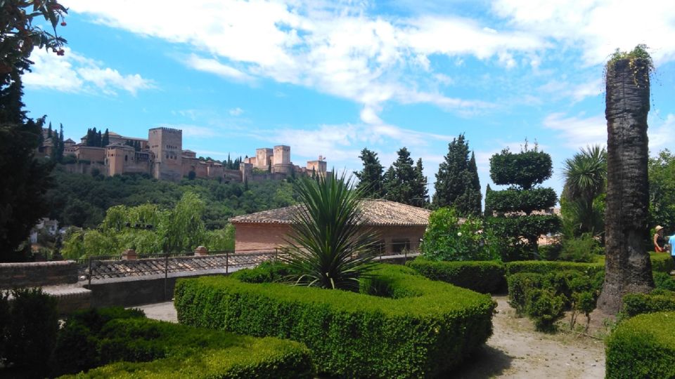 Granada: Alhambra Gardens, Generalife & Alcazaba Guided Tour - Price and value: what $58 is really buying