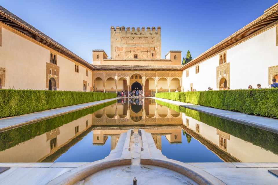 Granada: Alhambra Gardens, Generalife & Alcazaba Guided Tour - Entering Alhambra Without Losing Half Your Day