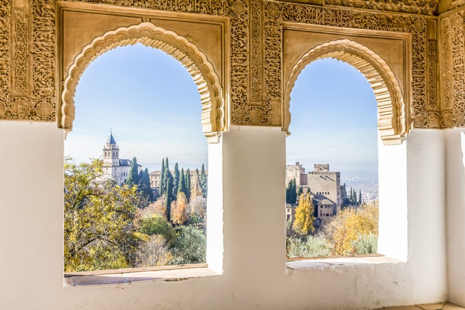 Granada: Alhambra Gardens, Generalife & Alcazaba Guided Tour - High Gardens: Panoramic payoff without the extra time crunch