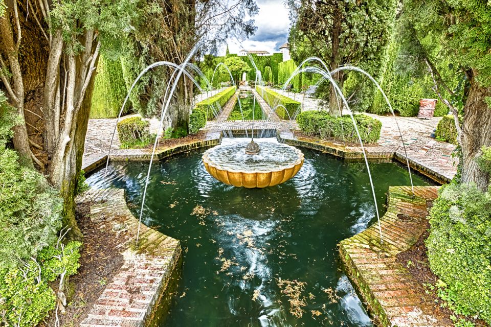 Granada: Alhambra Guided Tour and Arabian Bath and Massage - Morning pickup and the Alhambra route you’ll actually follow
