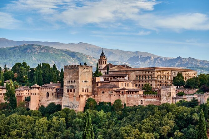 Granada: Alhambra Guided Tour including Nasrid Palaces - The tour’s flow: why the order makes sense