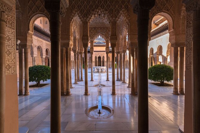 Granada: Alhambra Guided Tour including Nasrid Palaces - Stop 2: Generalife Gardens, the Nasrid summer retreat