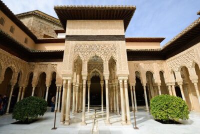 Granada: Alhambra Guided Tour including Nasrid Palaces - Stop 1: The Alhambra introduction and how it sets your focus