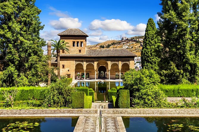 Granada: Alhambra Guided Tour including Nasrid Palaces - Palace of Charles V: the Christian layer inside the complex