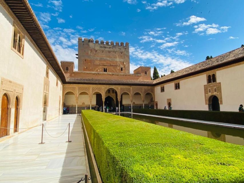 Granada: Alhambra Guided Tour with Nasrid Palaces - Charles V Palace: the Renaissance contrast you’ll actually remember