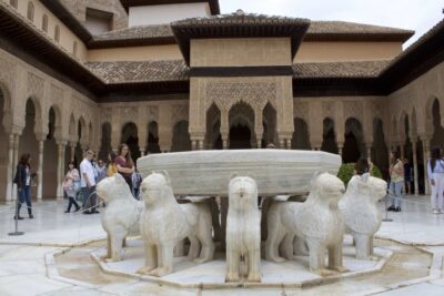 Granada: Alhambra Guided Tour with Nasrid Palaces - Generalife: gardens that set the pace for the whole Alhambra