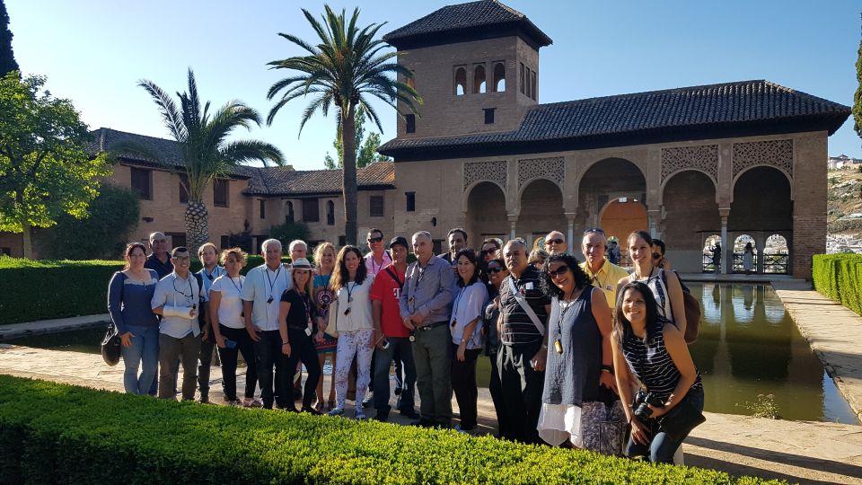 Granada: Alhambra, Nasrid Palaces, & Generalife Guided Tour - Meeting at La Mimbre: Finding the Group Leader Without Stress