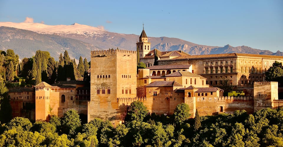 Granada: Alhambra & Nasrid Palaces Small Group Guided Tour - Alhambra, in 3 hours: what you’re really paying for