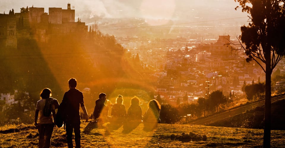 Granada: Alhambra & Nasrid Palaces Small Group Guided Tour - Practical checklist for your visit