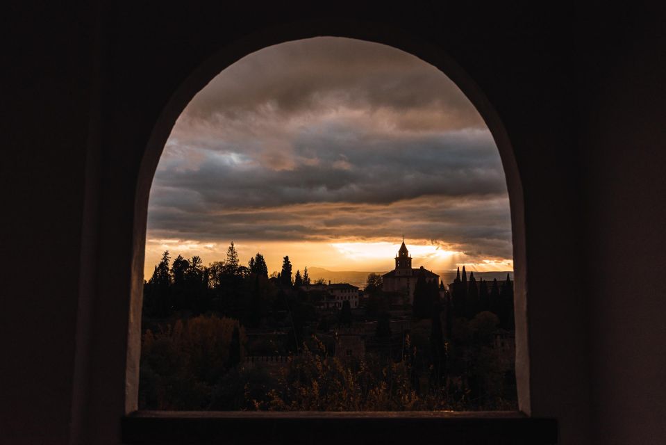 Granada: Alhambra Night Visit Entry Ticket - Charles V Palace: Renaissance contrast inside a Moorish world