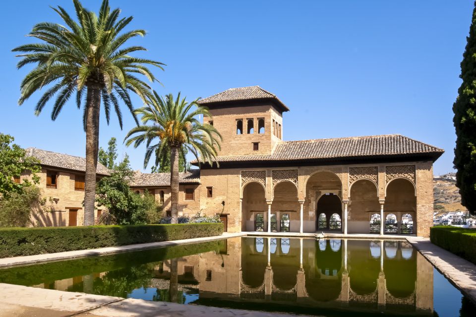 Granada: Alhambra Small Group Tour with Nasrid Palaces - Practical tips so your day goes smoothly