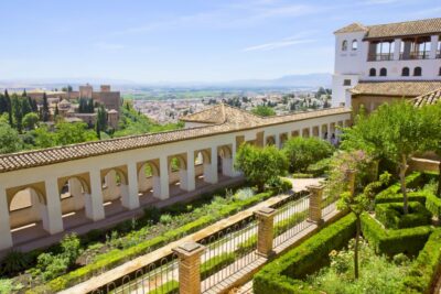 Granada: Alhambra Small Group Tour with Nasrid Palaces - Generalife Gardens: where the palace city breathes