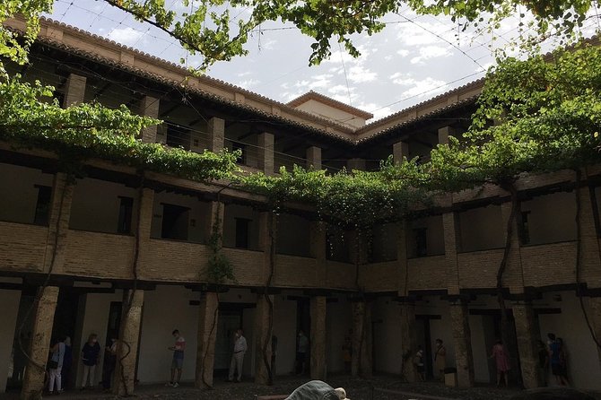 Granada City Center and Albaicin Private Tour - Corral del Carbón and Alcaicería: where commerce tells the story