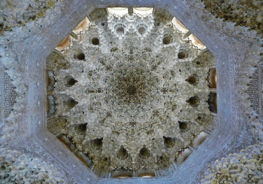 Granada: Fast-Track Alhambra & Nasrid Palaces Guided Tour - Meeting point, hotel pickup, and getting your day started smoothly