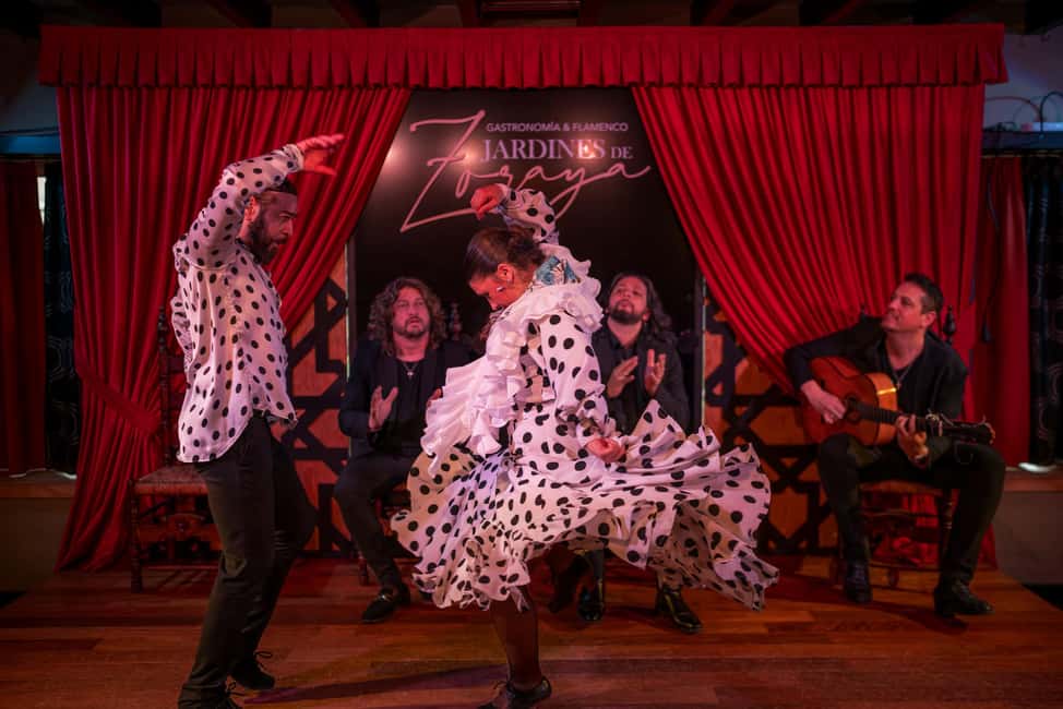 Granada: Flamenco Show in Albayzín - Jardines de Zoraya - The music lineup: two dancers, two singers, and a guitarist who drives it