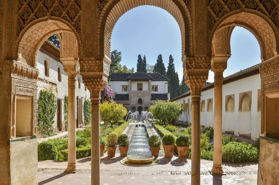 Granada: Full Alhambra Premium Guided Tour with Tickets - Pace, Timing, and What 3 Hours Really Means Here