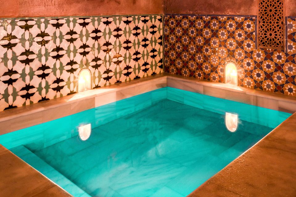 Granada: Hammam Al Ándalus with Massage - Location by the Alhambra: a perfect reset after sightseeing