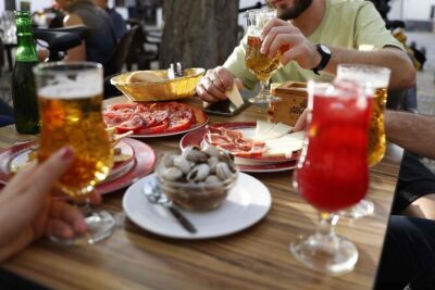 Granada Highlights Tour with Tapas Breaks by Electric Bike - Viewpoints first: Alhambra and the Sierra Nevada in one sweep