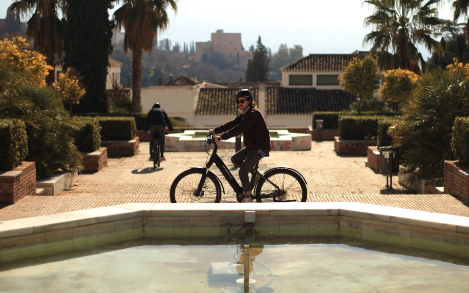 Granada: Highlights & Viewpoints eBike Tour with Tapas Break - What to bring, what to watch, and how to ride smart