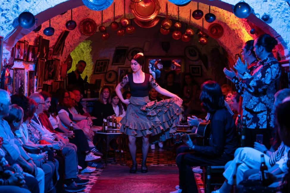Granada: Los Amayas Cave Flamenco Show in Sacromonte - Getting to Sacromonte: plan for the uphill and arrive early