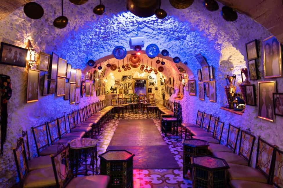 Granada: Los Amayas Cave Flamenco Show in Sacromonte - Inside the cave: seating, sound, and the Alhambra framing