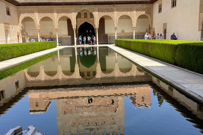 Granada : Private Alhambra Tour + Nazaries Palaces (VIP) - Why This Private Alhambra Tour Feels Worth It