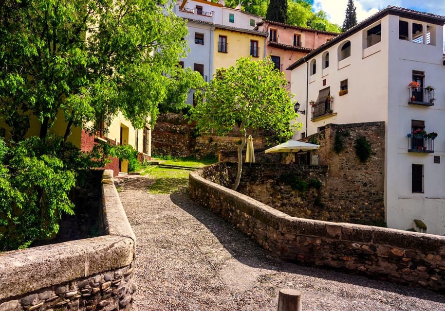 Granada: Private Tour of Albaicín, Sacromonte and Viewpoints - Who should book this, and who should skip it