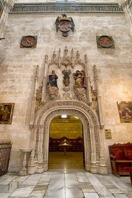 Granada: Royal Chapel of Granada Entry Ticket - Inside the Entrance Hall: How the Complex Sets the Story