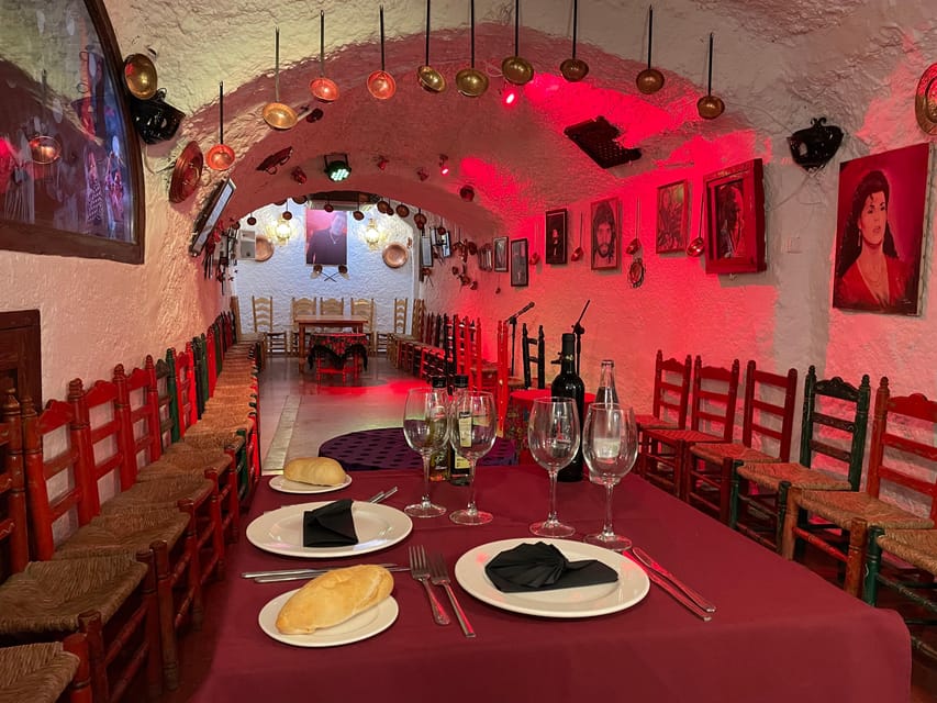 Granada: Sacromonte Caves Flamenco Show with Dinner - Who This Works Best For in Granada
