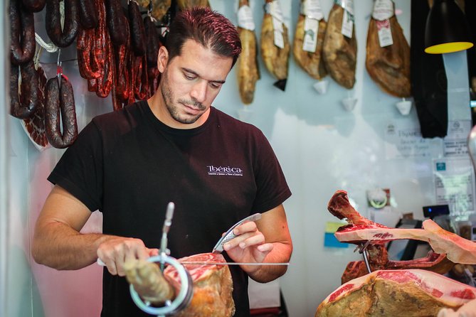 Granada Tapas and Wine Small Group Tour - Why Granada tapas is best on the ground in Old Town