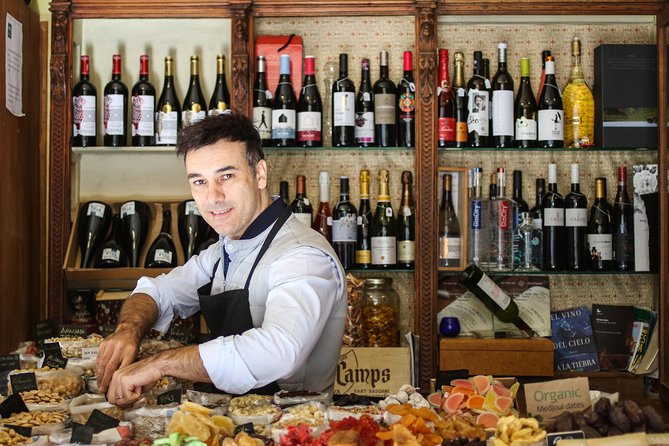 Granada Tapas and Wine Small Group Tour - Old Town sights you’ll likely notice between bites