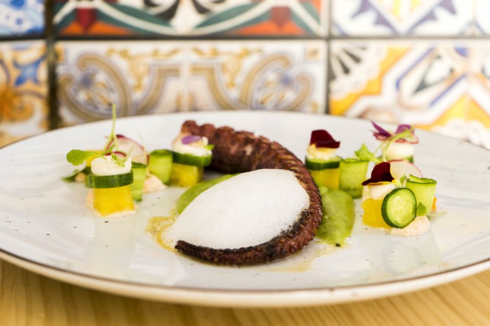 Granada: Tapas Crawl - Stop 1 to Stop 3: what to expect from the food spread