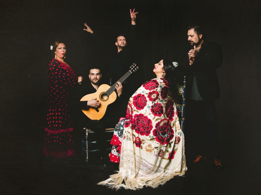Granada: Traditional Flamenco Show at Tablao Casa Ana - Getting in: what your 30-minute pre-show window is for