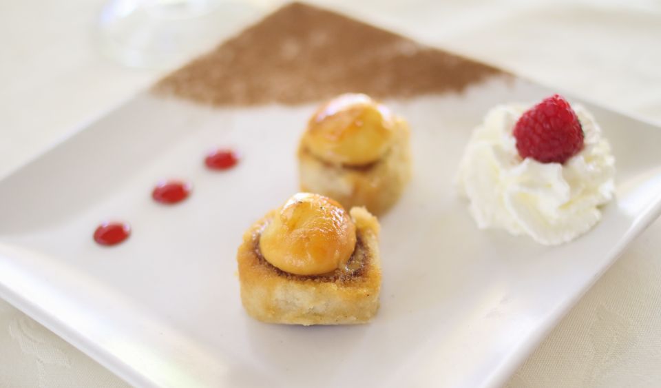Granada: Walking Food Tour - The old tavern stop and the Granada atmosphere