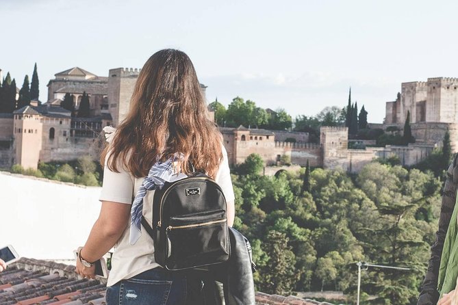 Granada's Hidden Treasures: Albayzin and Sacromonte Walking Tour - Why this tour works as a first-timer Granada plan