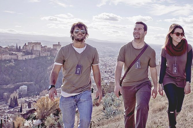 Granada's Hidden Treasures: Albayzin and Sacromonte Walking Tour - Mirador de San Nicolás: the classic shot, plus context