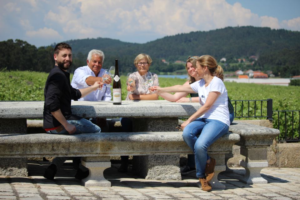 Granbazán Winery: Guided Tour and Wine Tasting - Getting there: meeting point flexibility and the practical commute
