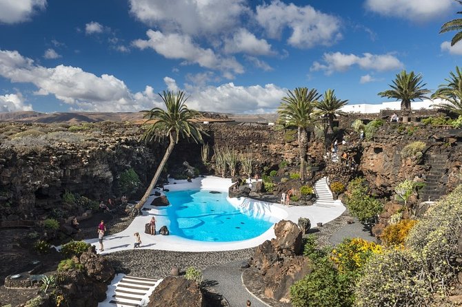 Grand Tour Lanzarote Experience : The Landscape Footprint - Charco de los Clicos (Lago Verde): Turquoise Water With a Sunset Reputation