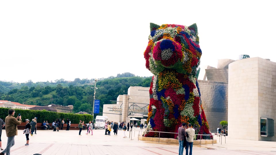 Guggenheim: Art explained by artists - Meeting by Jeff Koons Puppy: a smart start point